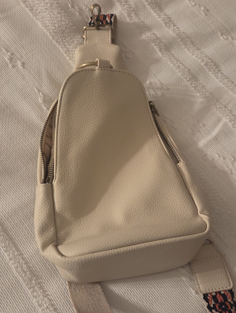 Moda Luxe Ivory Crossbody Sling with Patterned Webbing Strap - Picture 6 of 8
